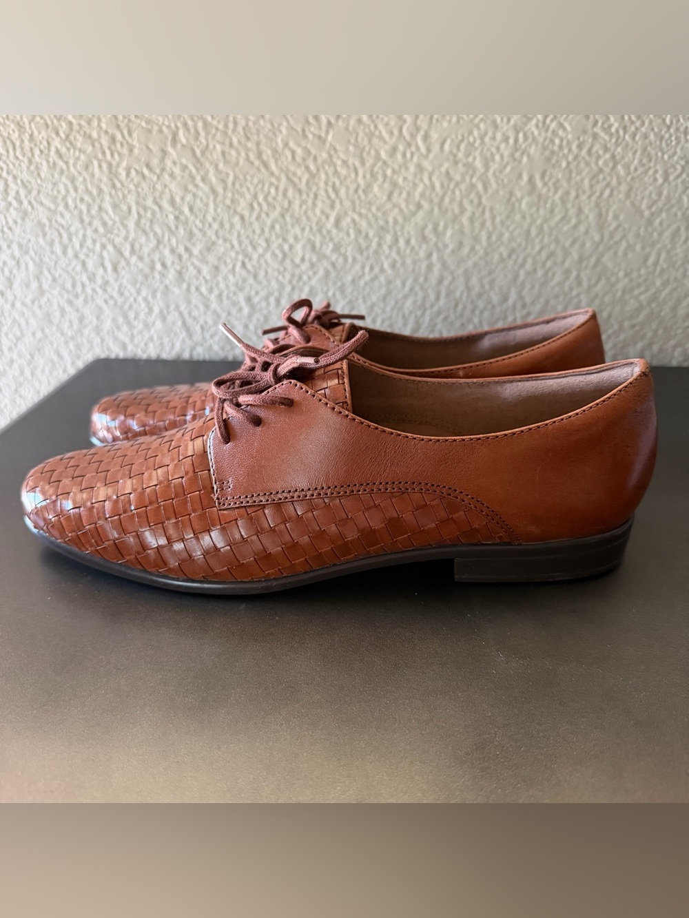 Woven leather oxfords - Picture 2 of 8